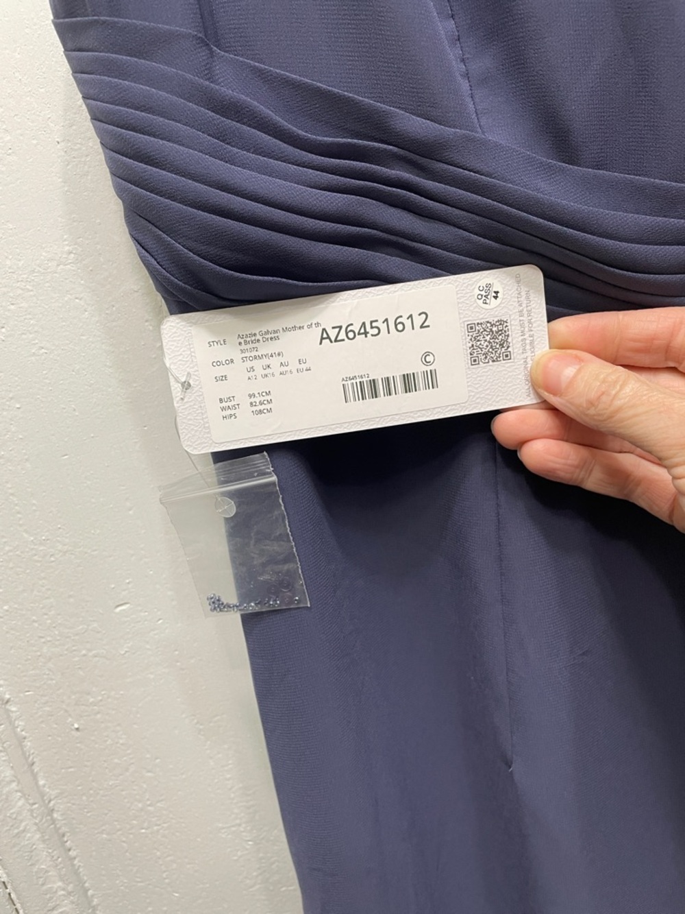 Azazie Stormy Blue Sleeveless Maxi Gown
Mother of the Bride Galvan size 12 Large - Picture 3 of 16